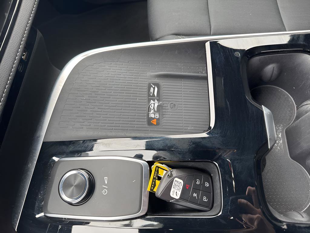 Used 2025 Buick Enclave Preferred image 23