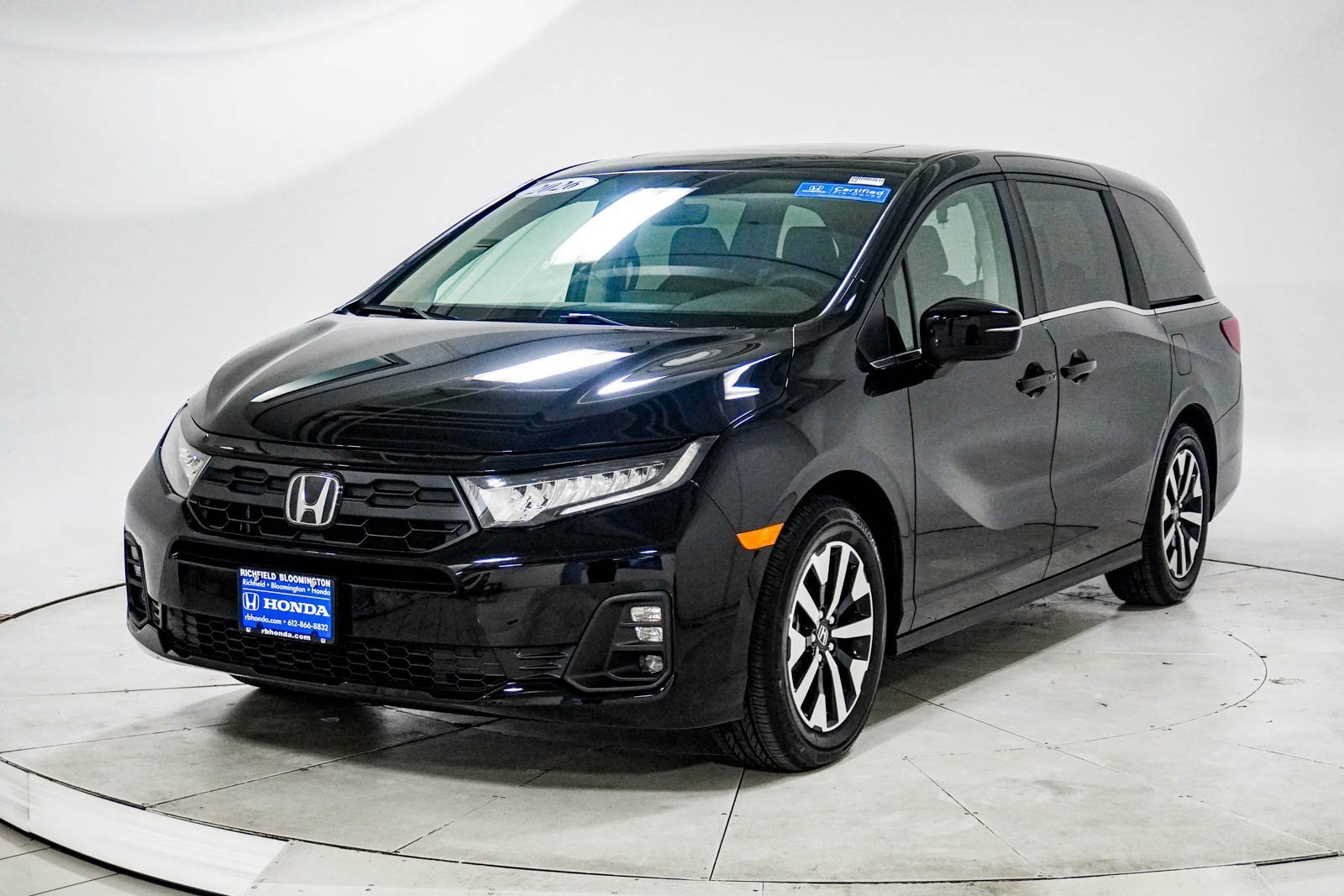 Certified 2026 Honda Odyssey EX-L image 3