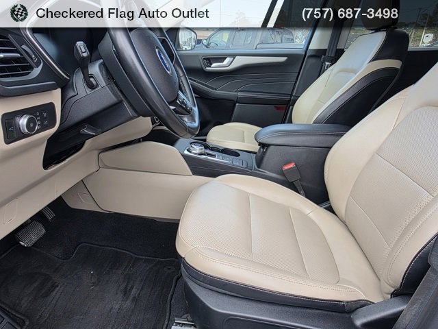 Used 2021 Ford Escape SEL w/ Technology Package image 18