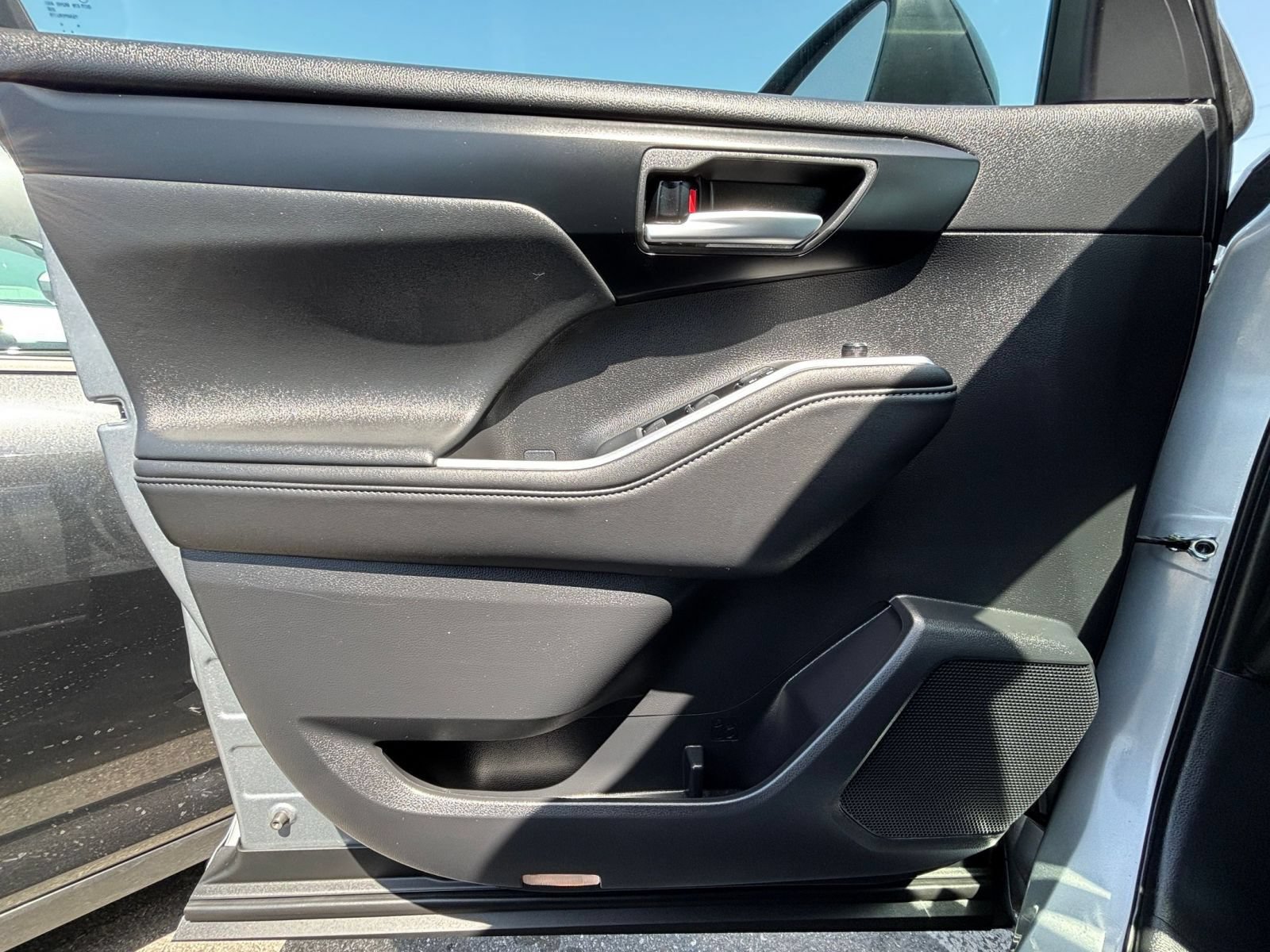 Used 2025 Toyota Highlander XSE AWD/4WD image 18