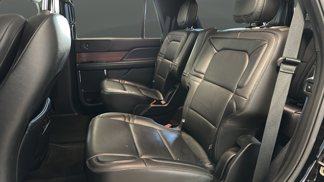 Used 2018 Lincoln Navigator Select AWD/4WD image 22