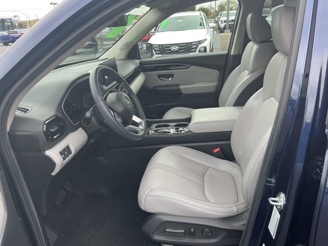 Used 2025 Honda Pilot Touring image 12