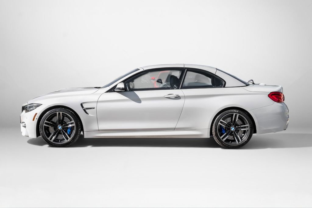 Used 2018 BMW M4 Convertible image 10