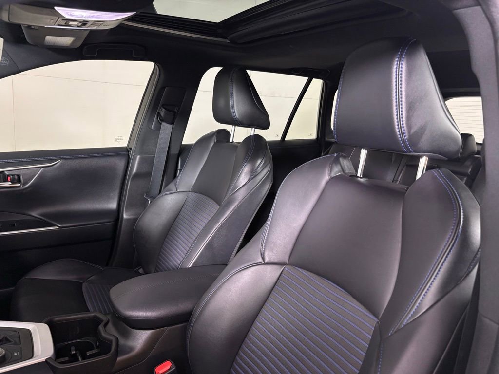 Used 2022 Toyota RAV4 XSE AWD/4WD image 20