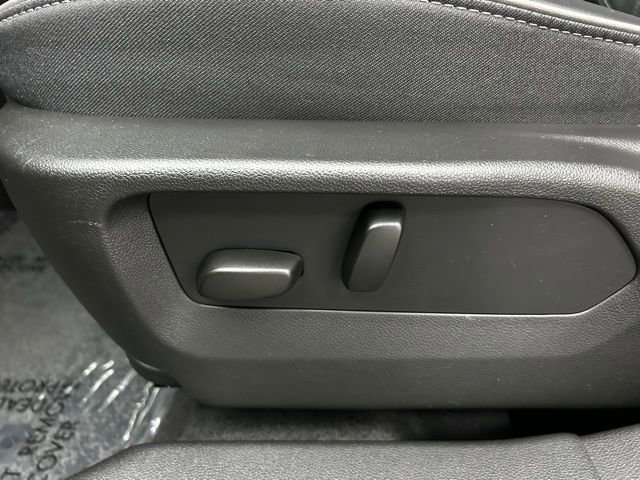 Used 2023 Buick Envision Avenir image 13