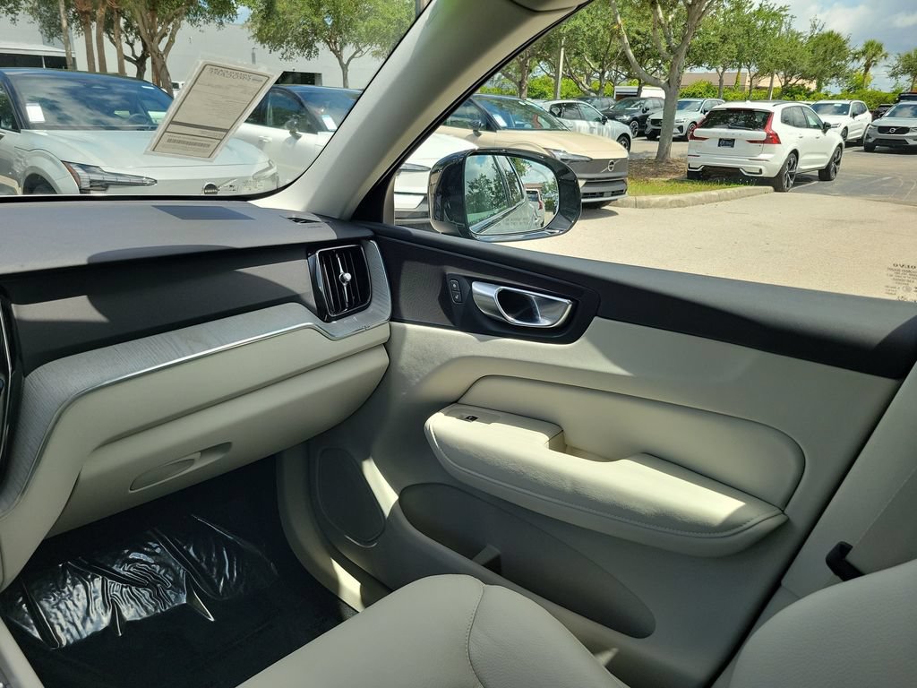 Used 2025 Volvo XC60 T8 Plus w/ Protection Package Premier AWD/4WD image 15