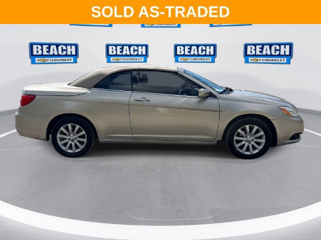 Used 2013 Chrysler 200 Touring FWD image 9