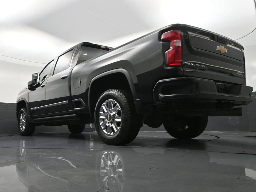 Used 2024 Chevrolet Silverado 2500 High Country w/ High Country Premium Package AWD/4WD image 27