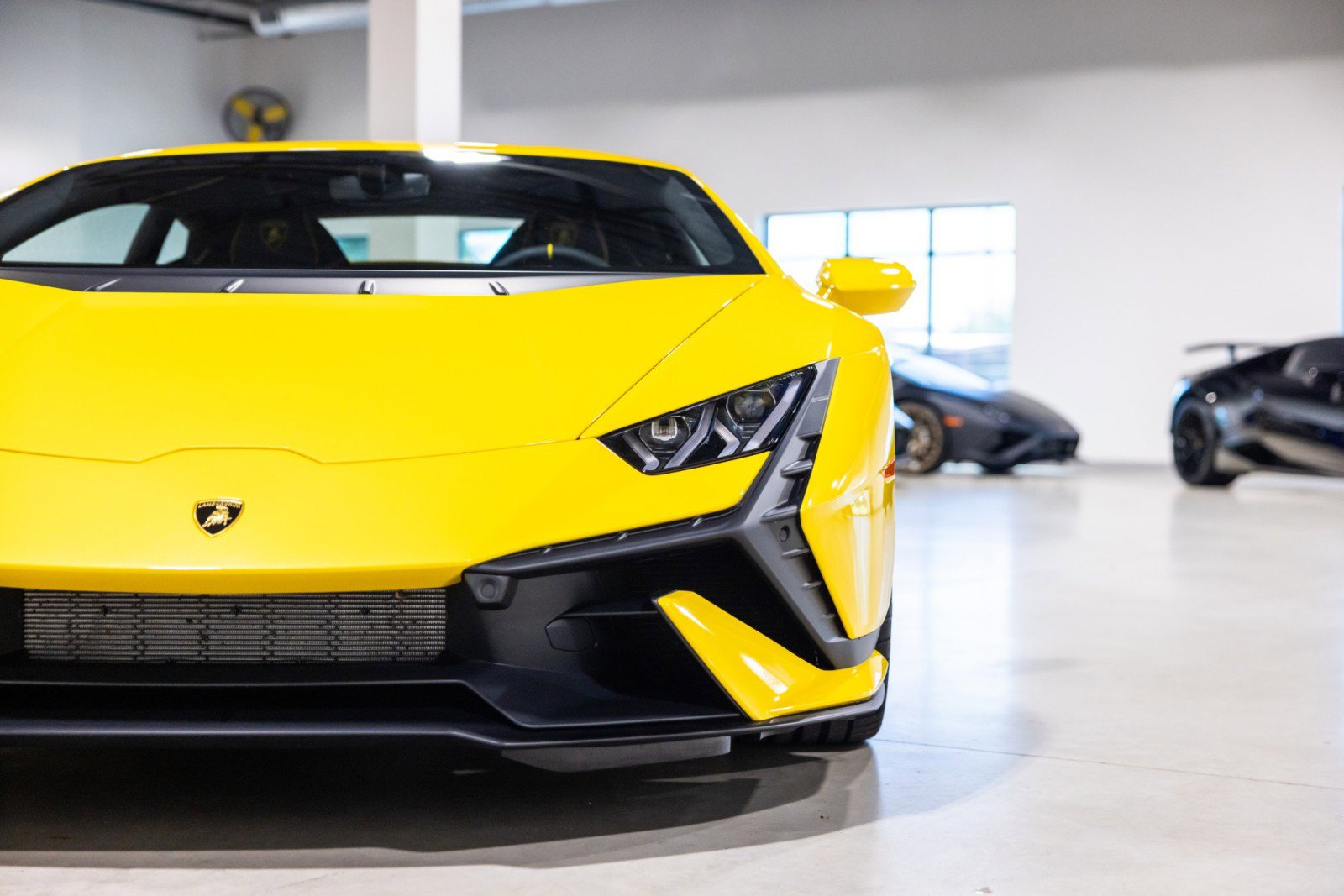 Used 2023 Lamborghini Huracan Tecnica RWD image 24