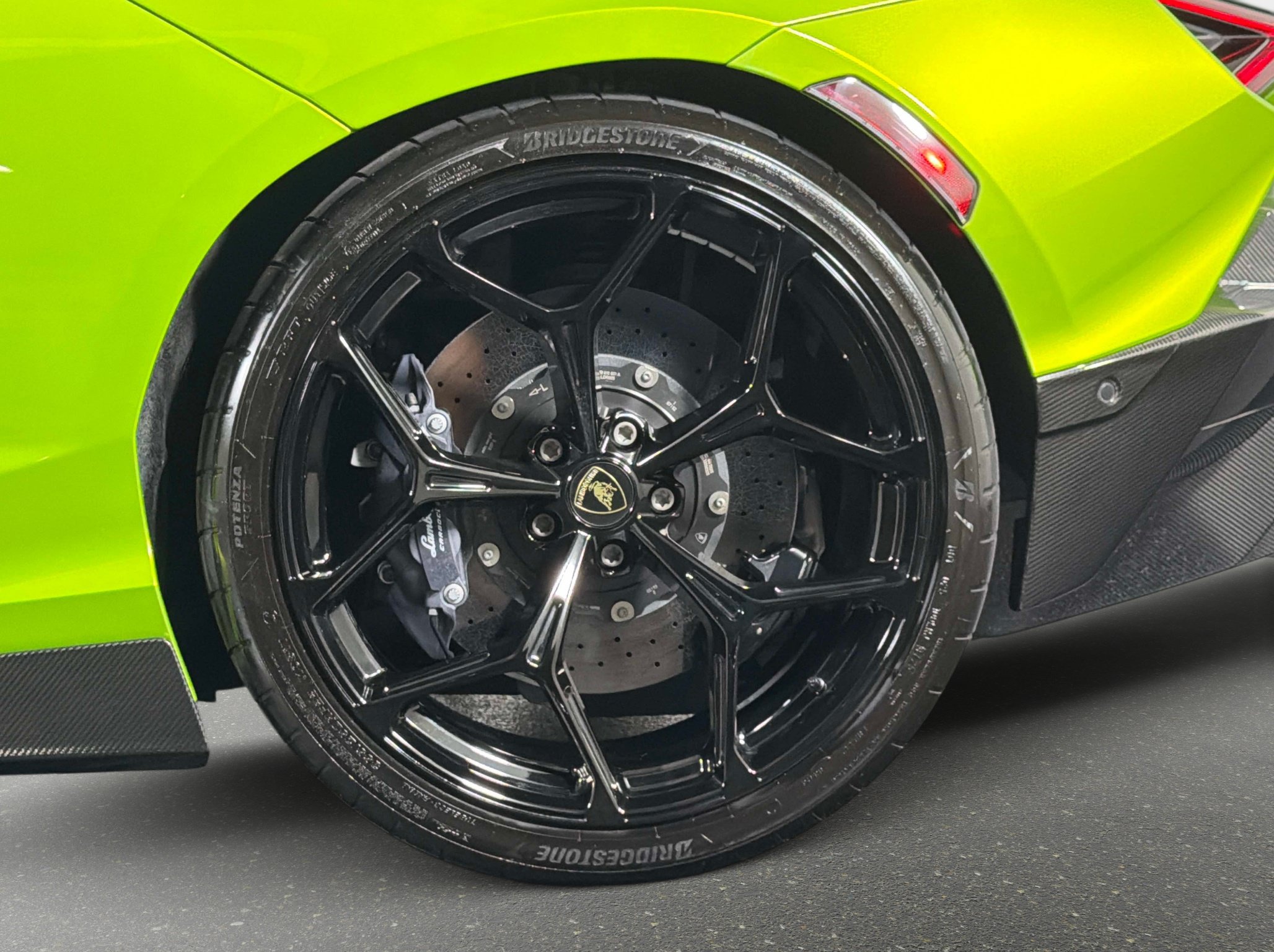 Used 2026 Lamborghini Revuelto AWD/4WD image 16
