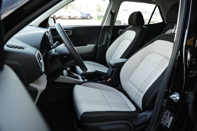 Used 2024 Hyundai Venue SEL image 20