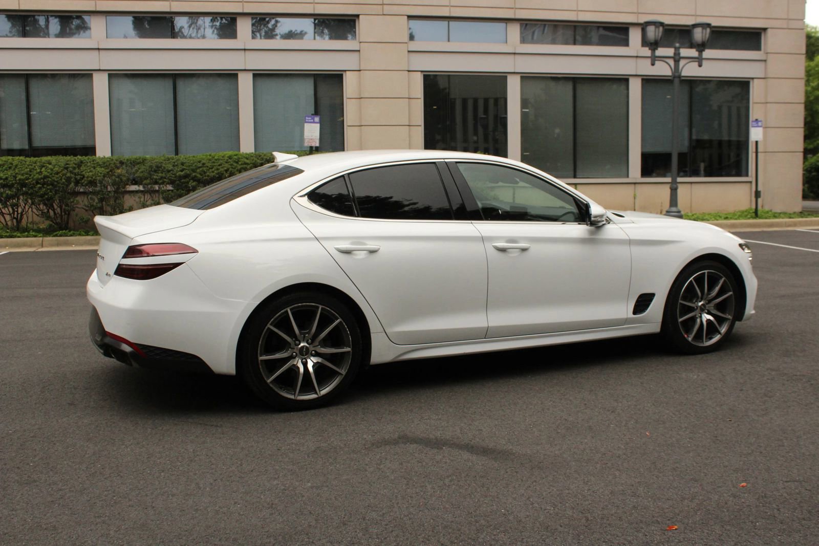 Used 2023 Genesis G70 2.0T AWD/4WD image 7