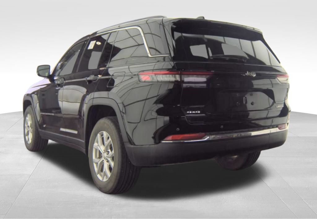 Used 2023 Jeep Grand Cherokee Limited AWD/4WD image 5