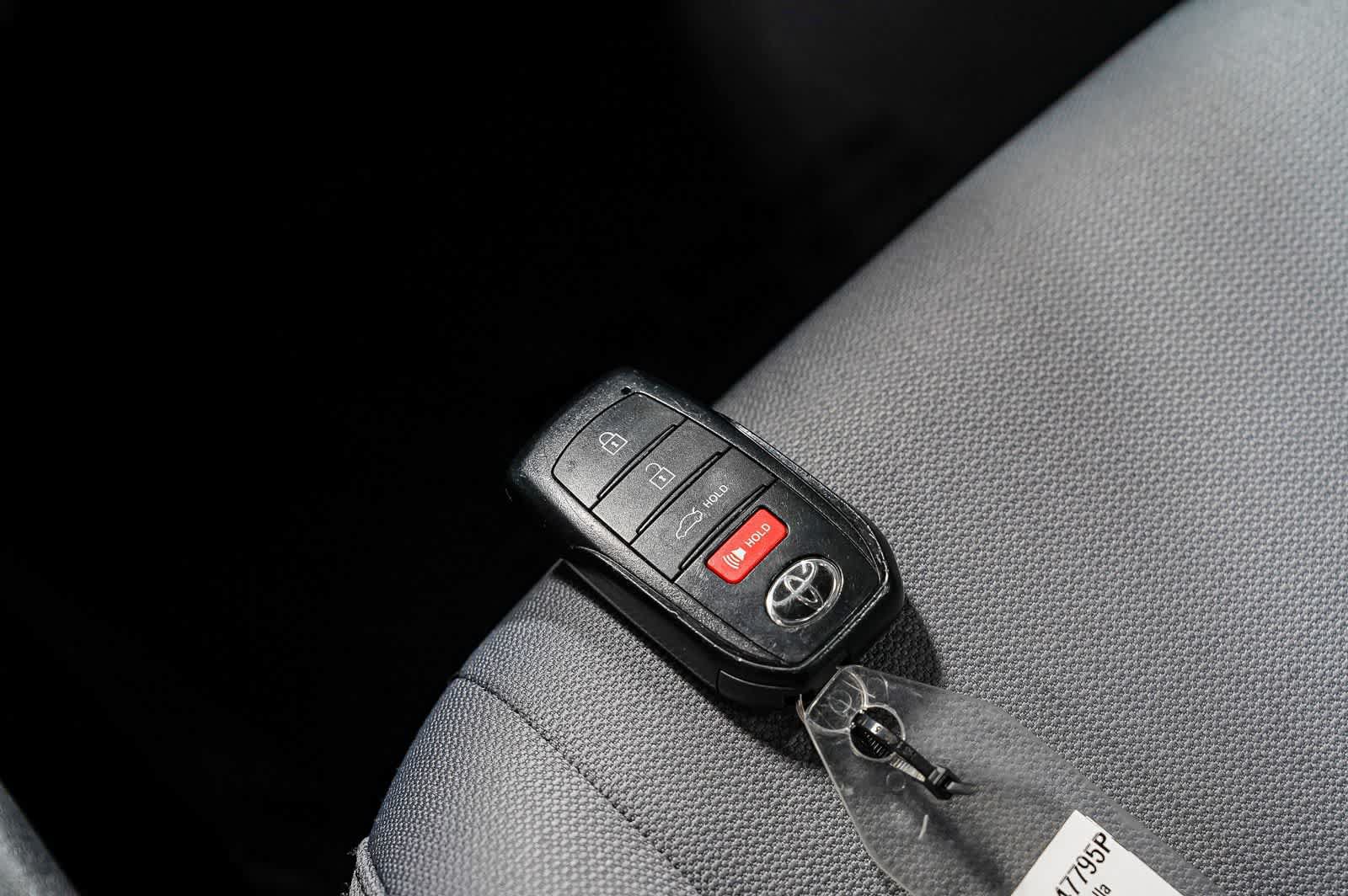 Used 2025 Toyota Corolla SE FWD image 28