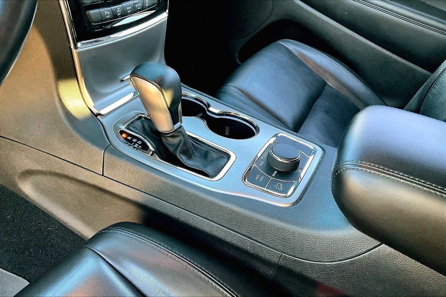 Used 2021 Jeep Grand Cherokee Limited image 16