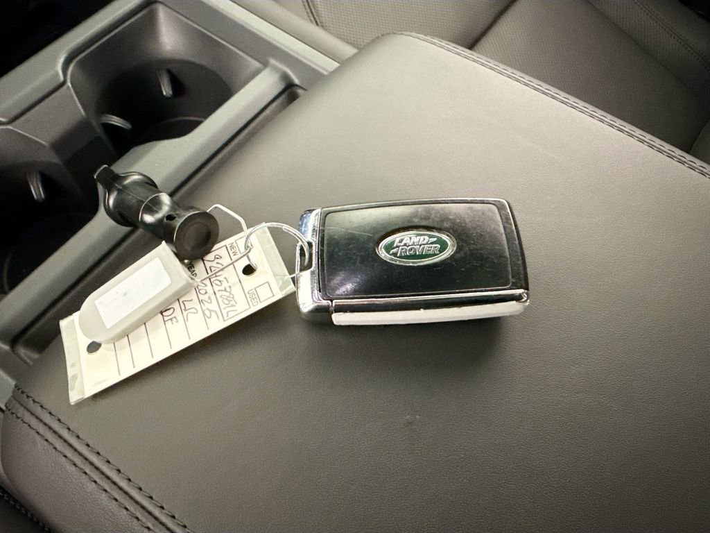 Used 2025 Land Rover Defender 110 S image 17