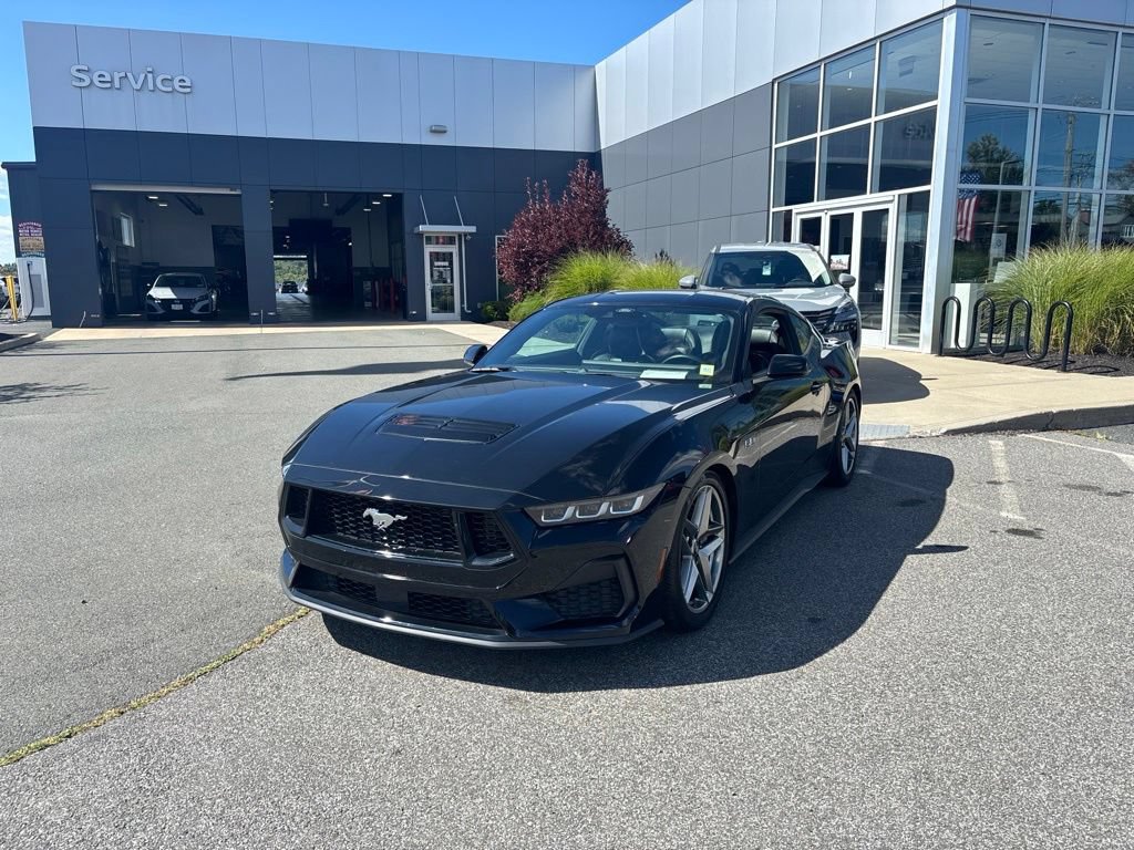 Used 2024 Ford Mustang GT Premium RWD image 3
