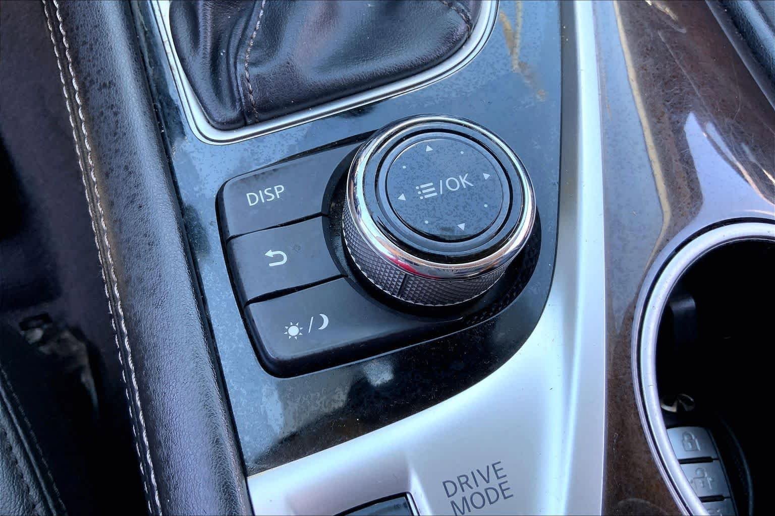 Used 2018 INFINITI Q50 Luxe AWD/4WD image 32