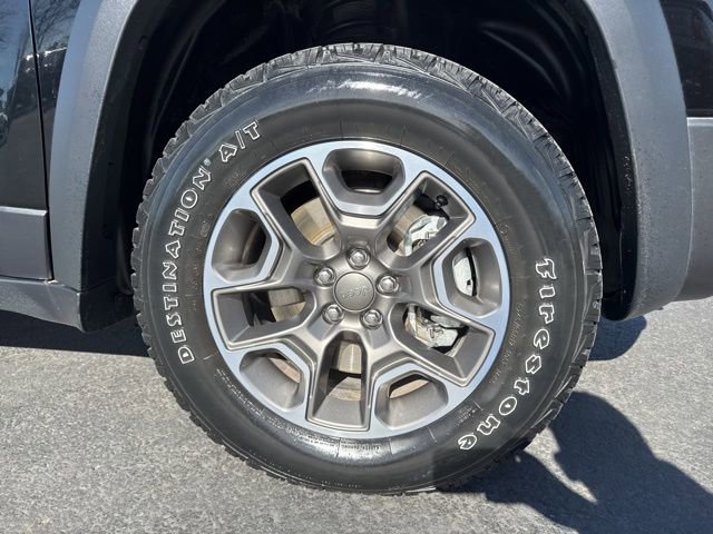 Used 2022 Jeep Cherokee Trailhawk w/ Premium Leather Package image 9