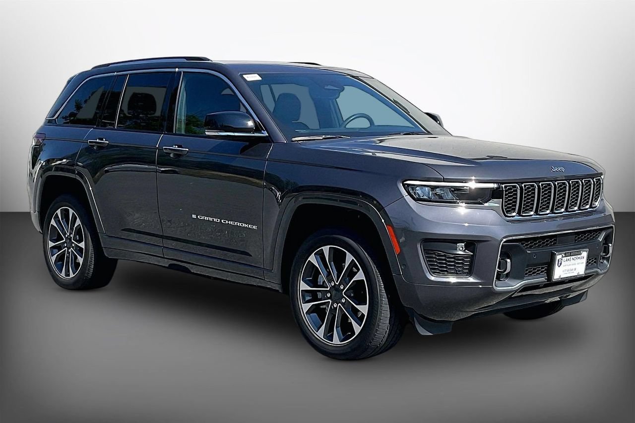 Certified 2023 Jeep Grand Cherokee Overland AWD/4WD image 2