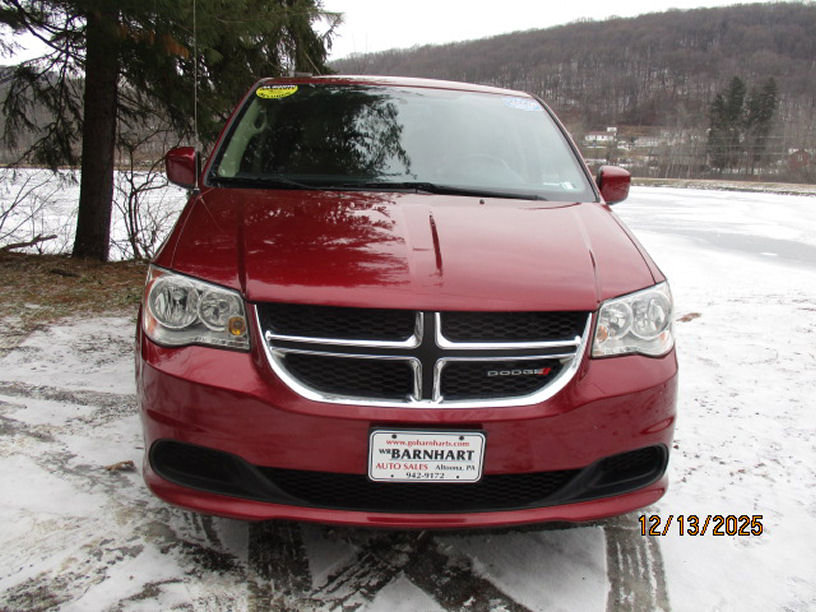 Used 2016 Dodge Grand Caravan SXT w/ UConnect Hands-Free Group FWD image 5