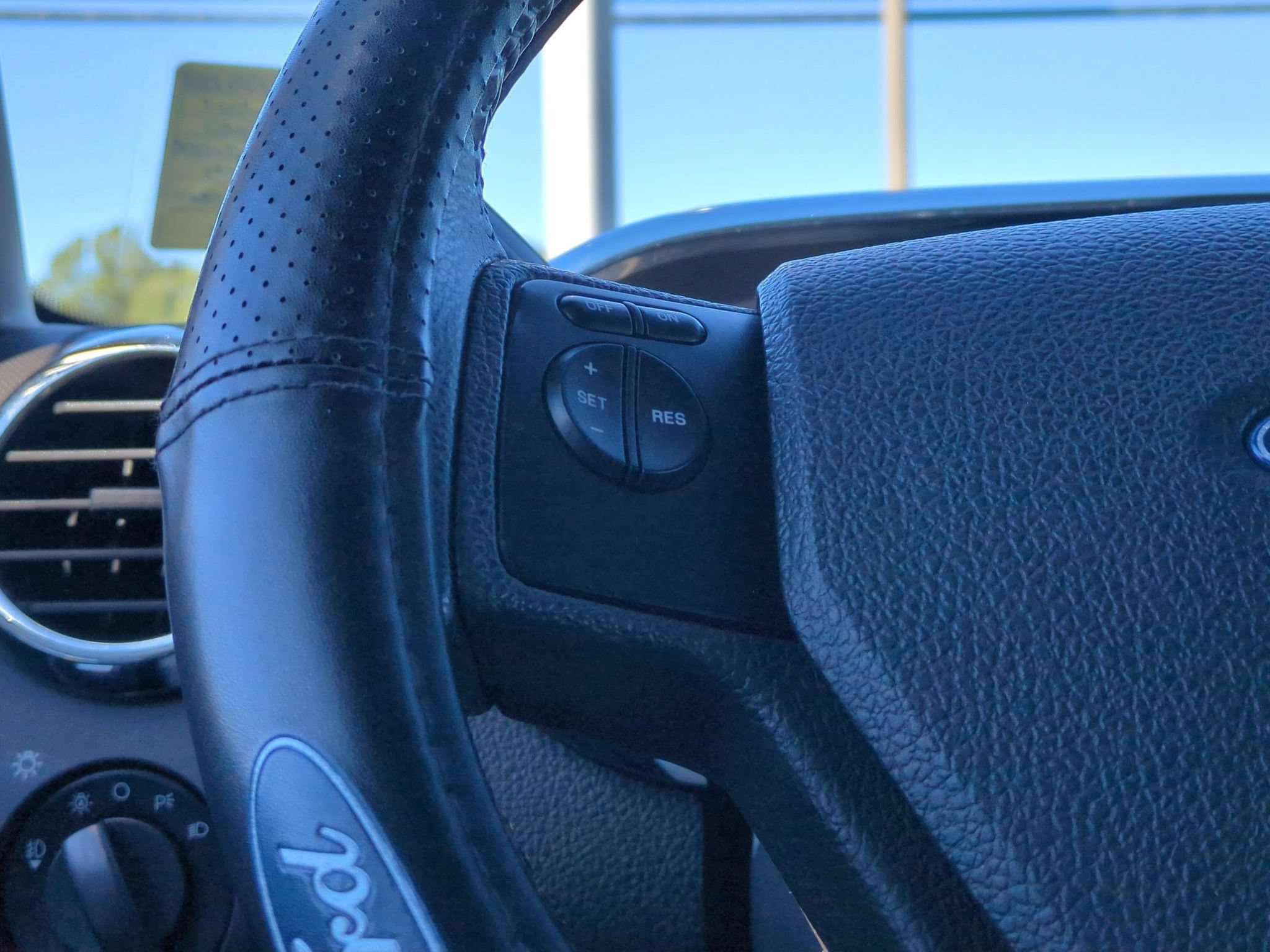 Used 2007 Ford Explorer Sport Trac Limited RWD image 16