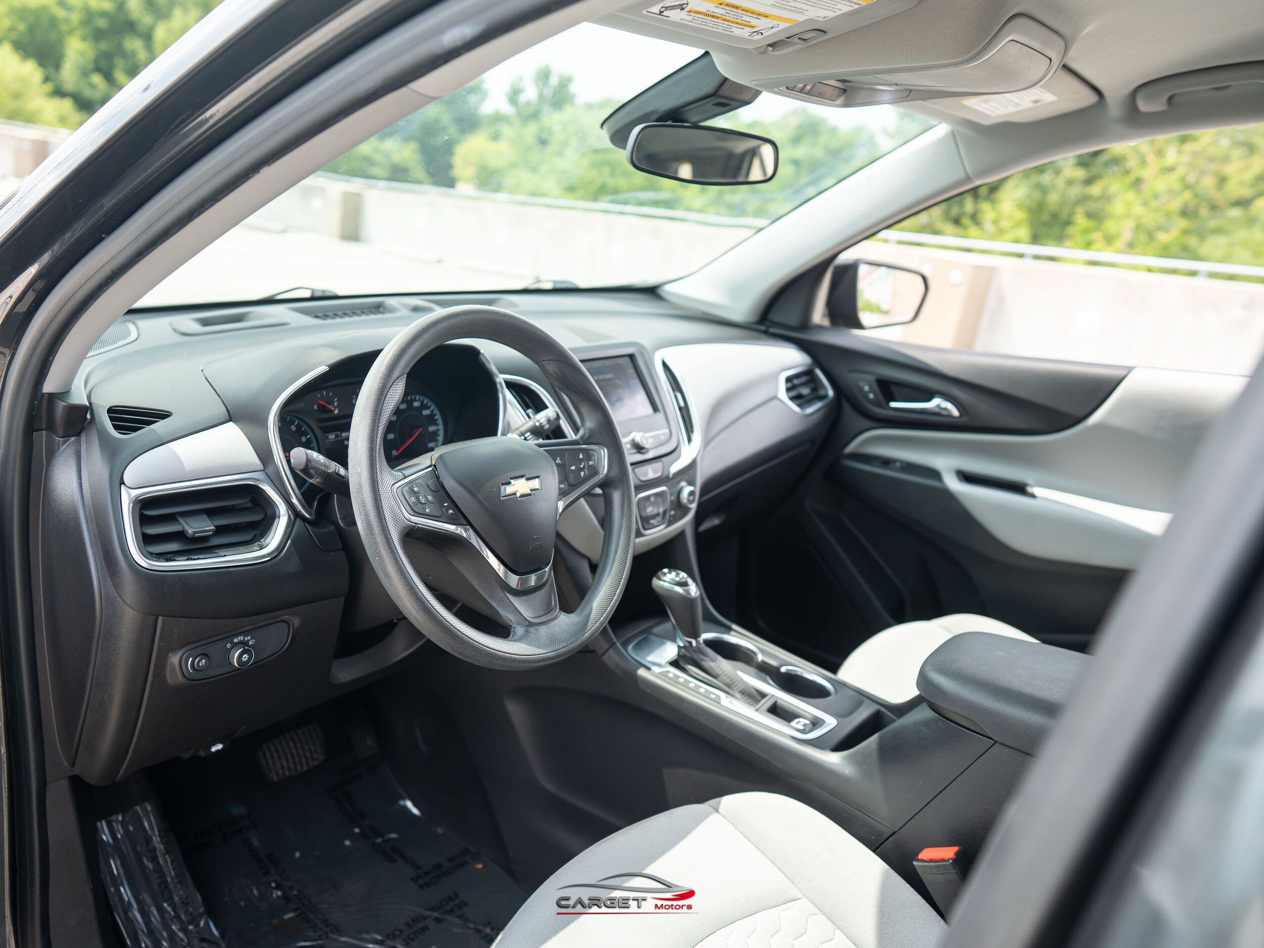 Used 2020 Chevrolet Equinox LS FWD image 13