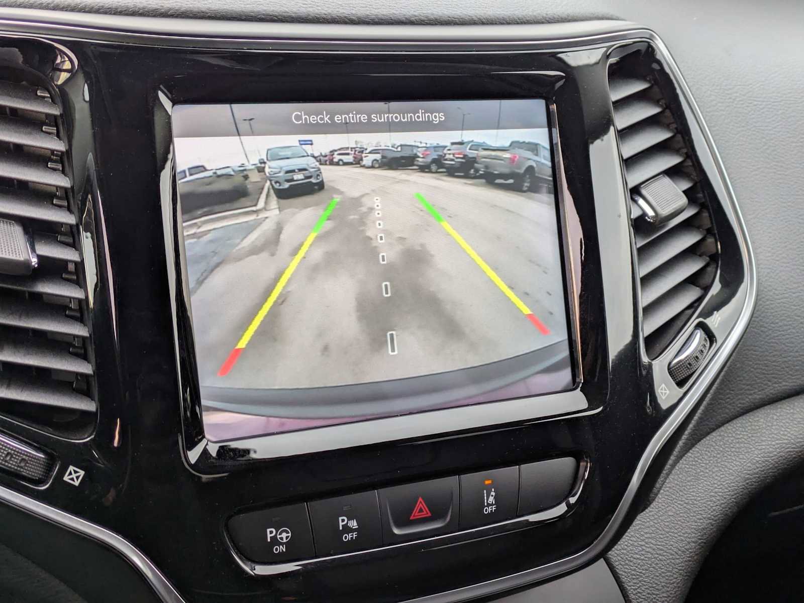 Used 2021 Jeep Cherokee Limited image 29