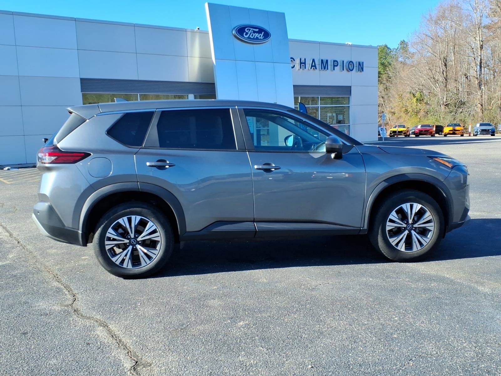 Used 2023 Nissan Rogue SV image 24
