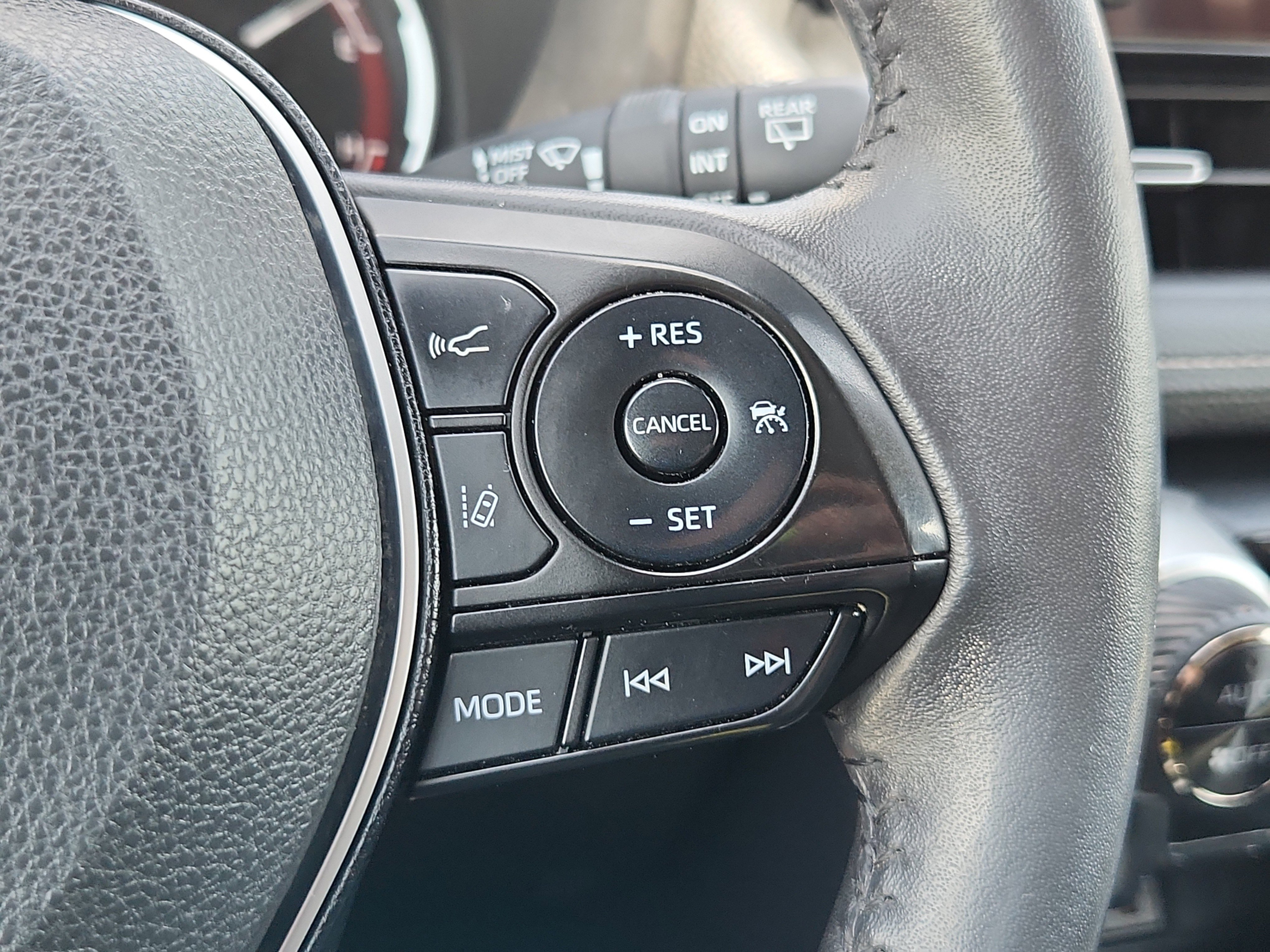 Used 2024 Toyota RAV4 XLE Premium FWD image 21