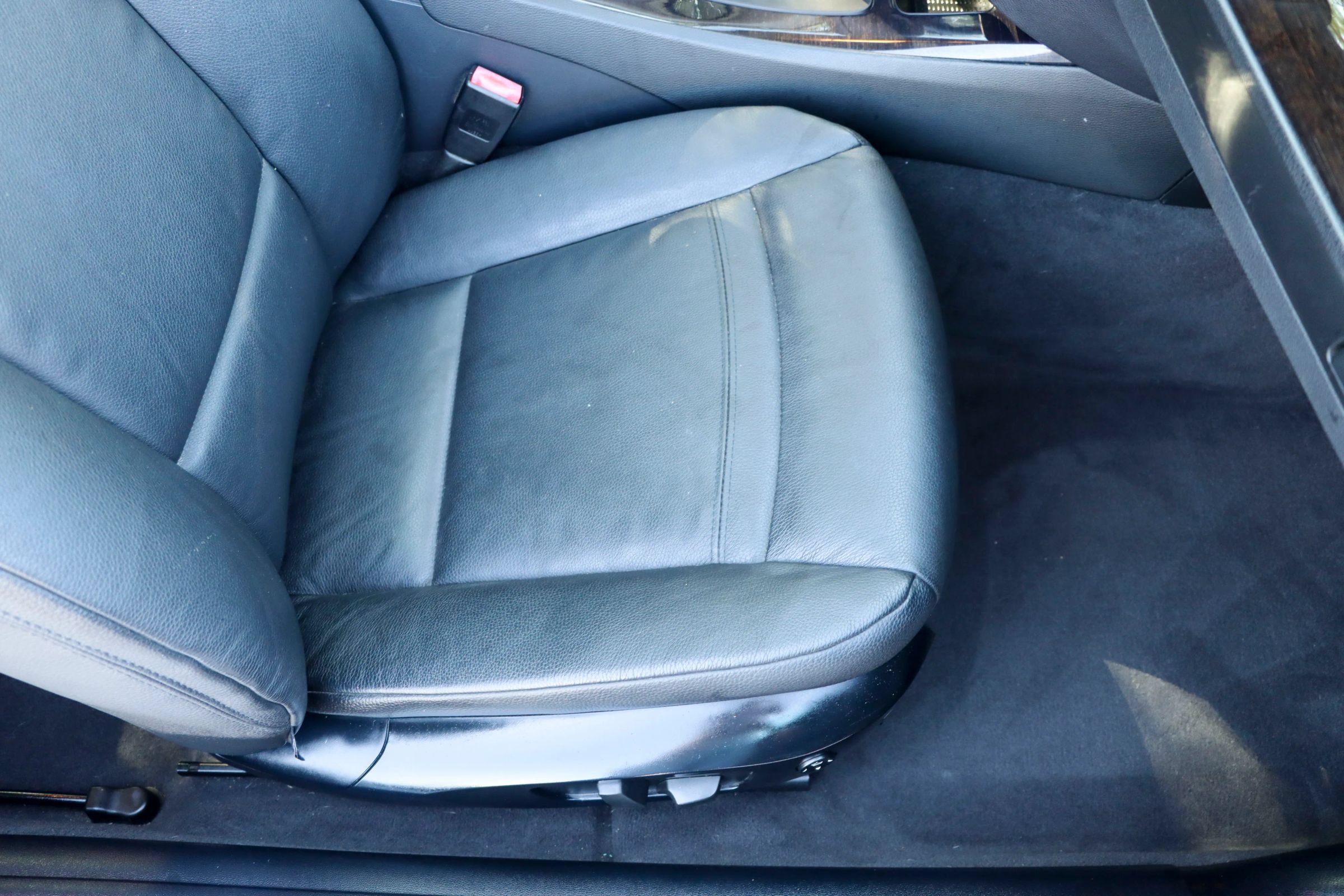 Used 2011 BMW 335i Coupe w/ Premium Pkg RWD image 20