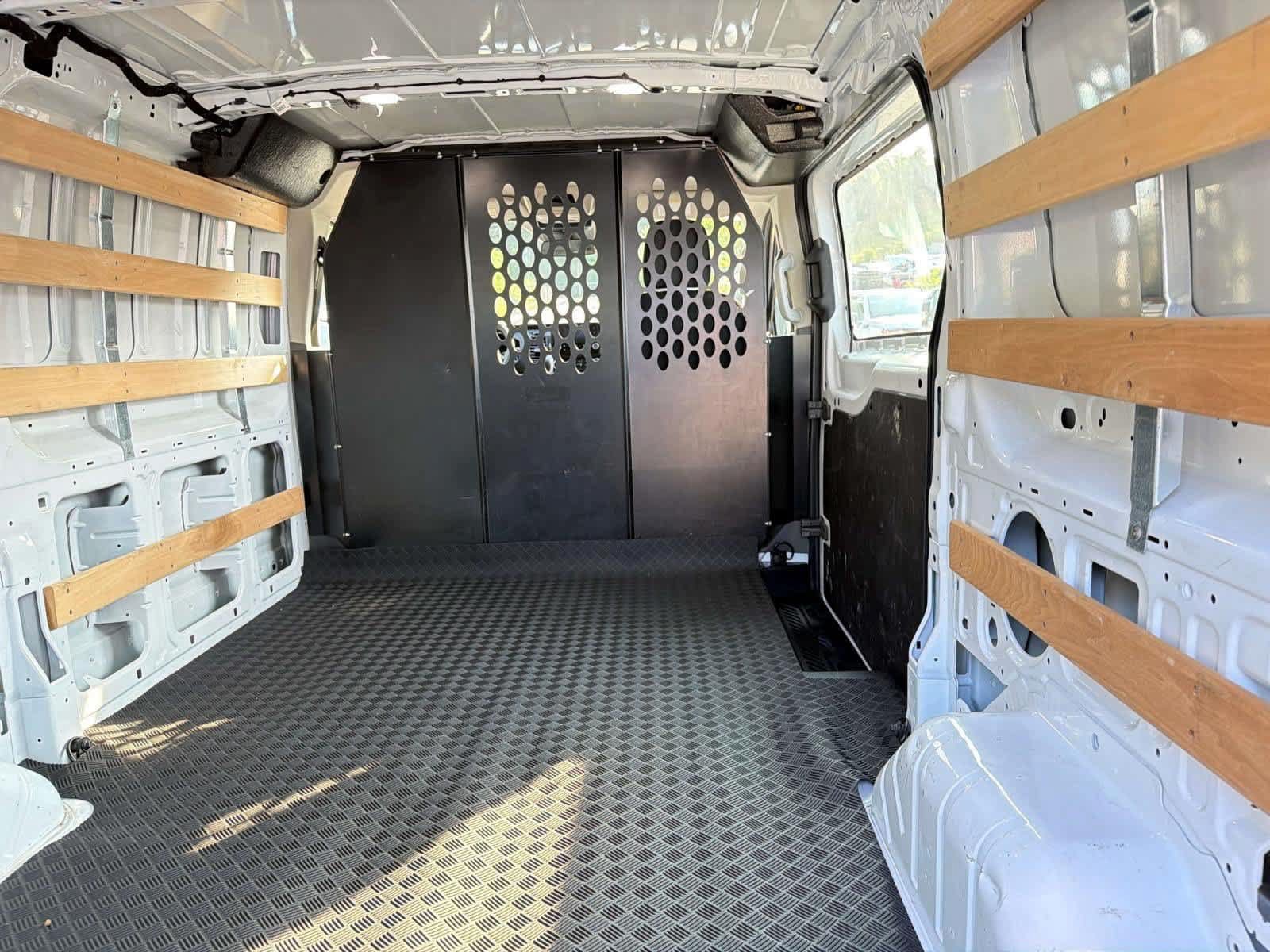 Used 2025 Ford Transit 250 Low Roof w/ Exterior Upgrade Package RWD image 8