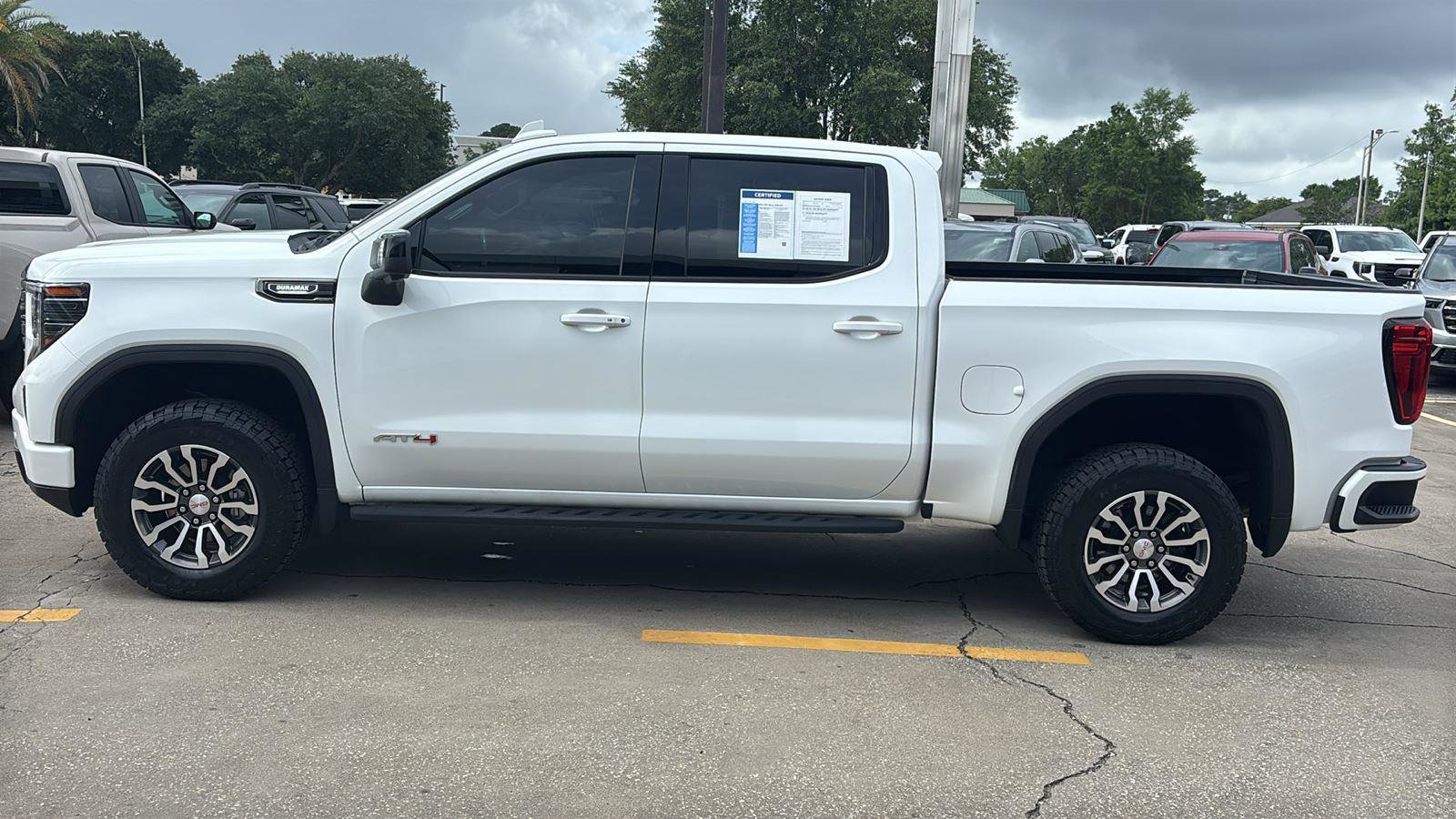 Certified 2022 GMC Sierra 1500 AT4 w/ AT4 Premium Package AWD/4WD image 4