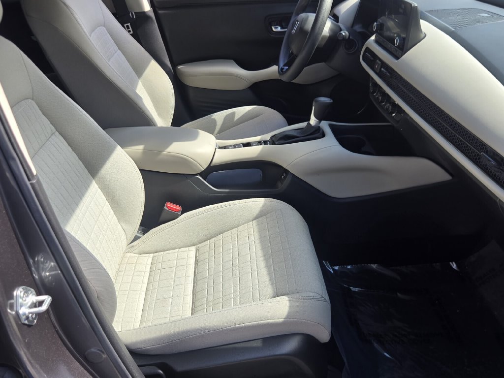 Certified 2025 Honda HR-V LX image 17