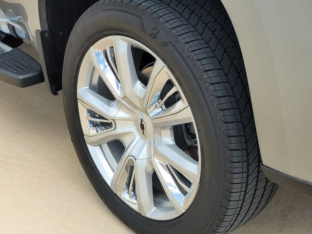 Used 2025 Chevrolet Silverado 1500 High Country AWD/4WD image 7