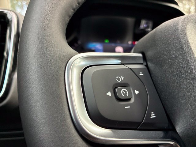 New 2026 Volvo XC40 B5 Plus w/ Protection Package Premier AWD/4WD image 28