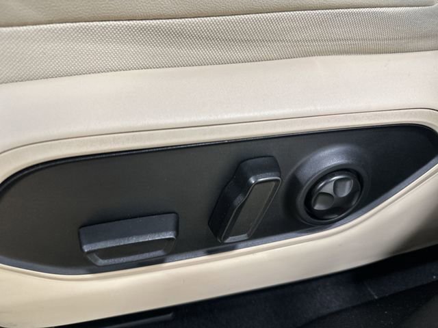 Used 2025 Jeep Grand Cherokee Limited w/ Black Appearance Package image 15