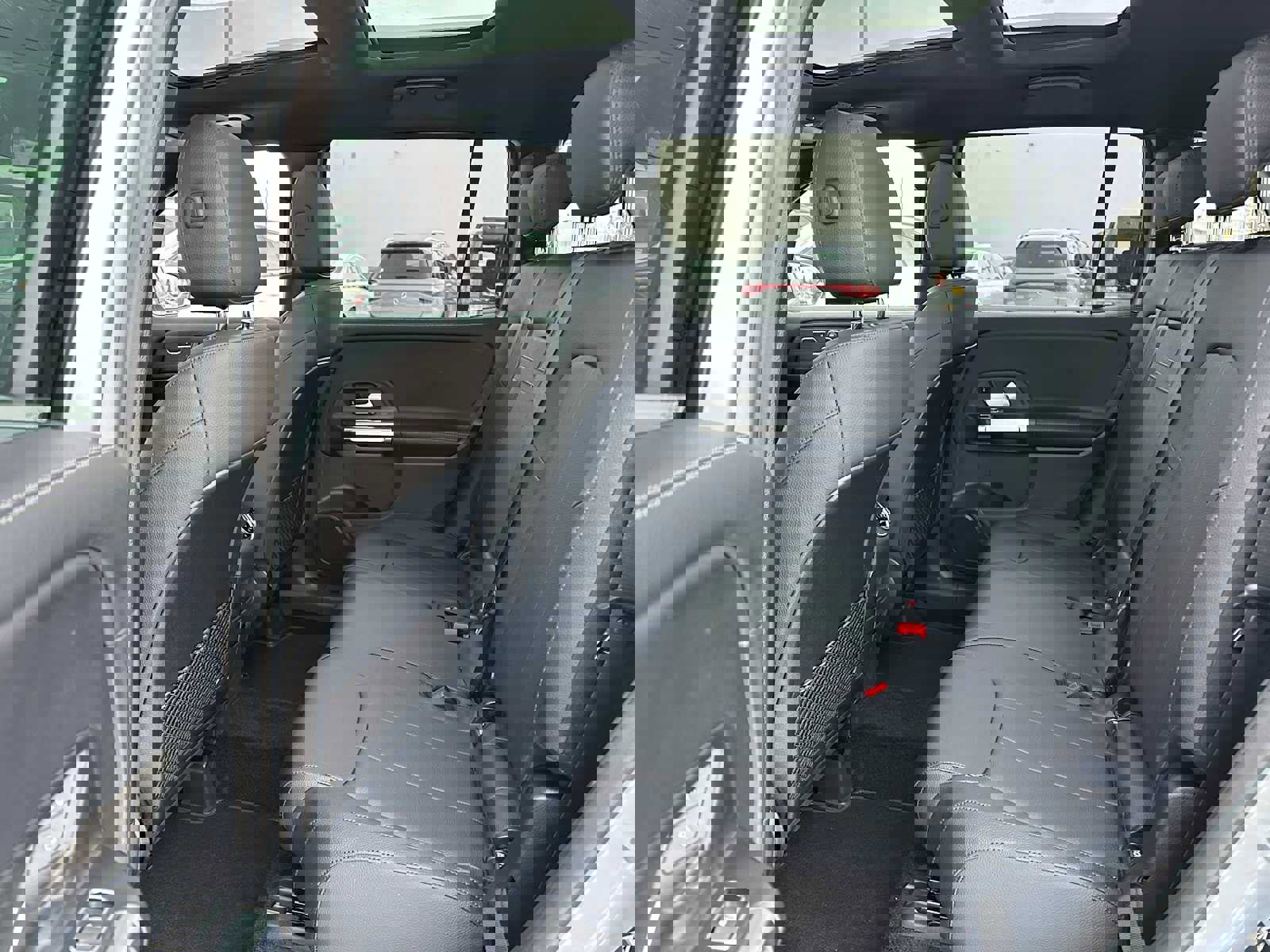 Used 2026 Mercedes-Benz GLB 250 4MATIC image 16