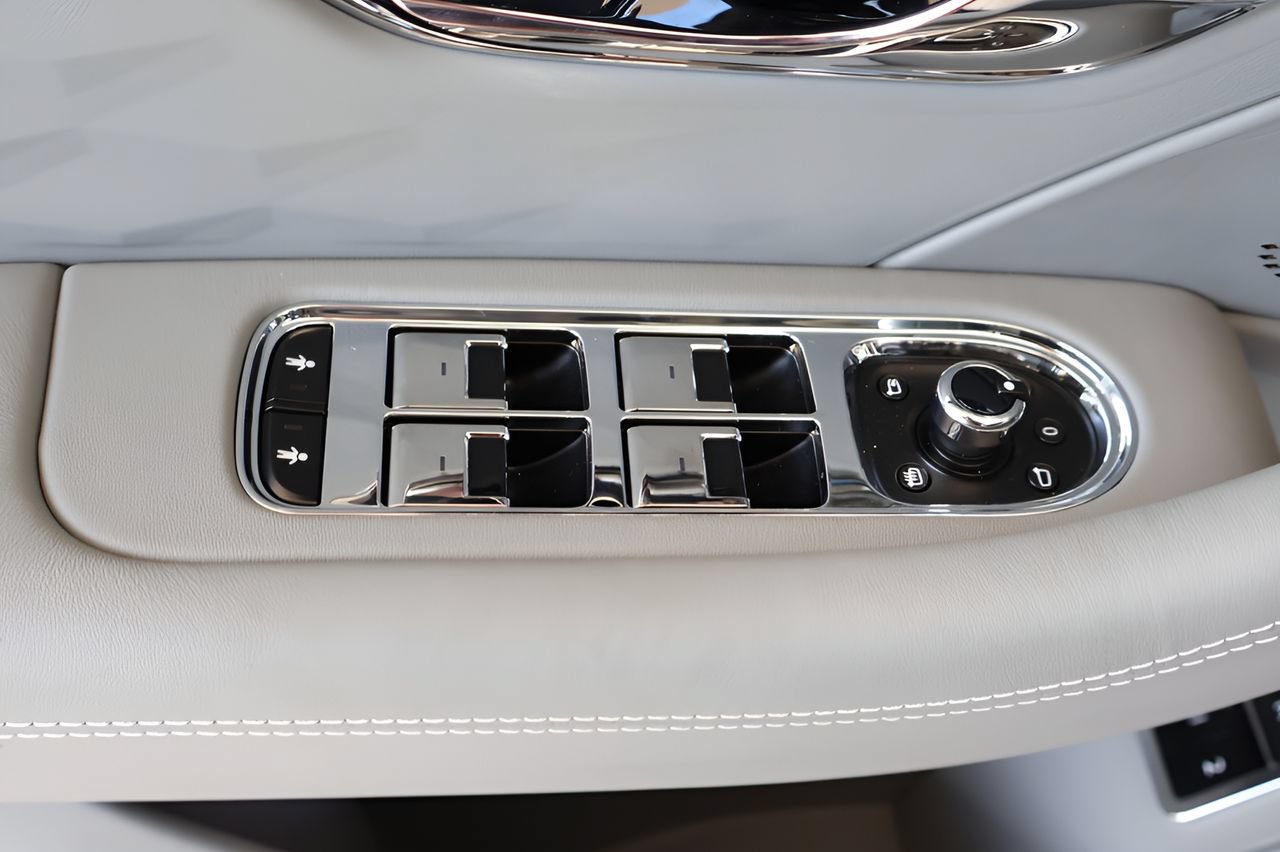 New 2026 Bentley Flying Spur Plug-In Hybrid AWD/4WD image 13