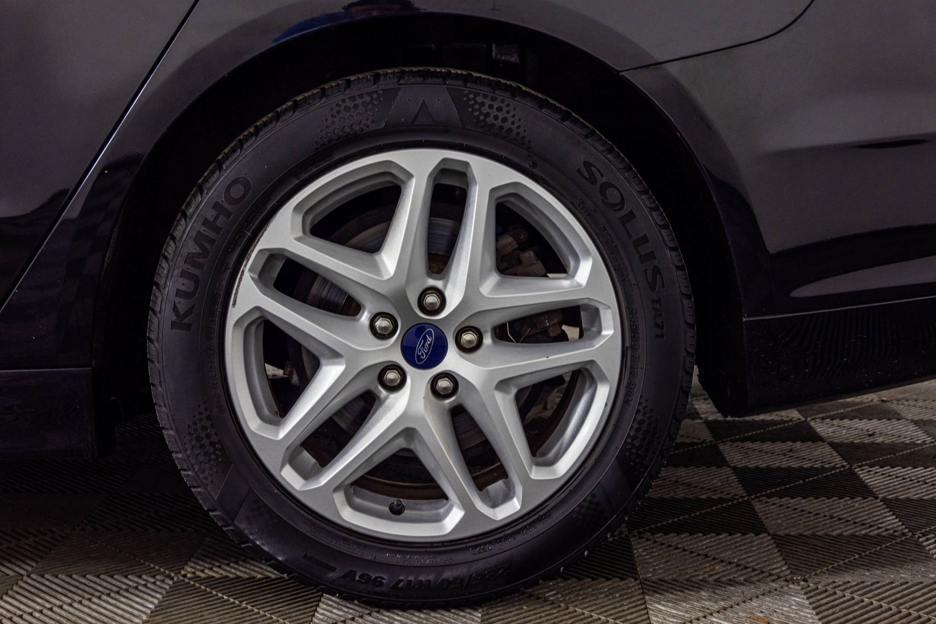 Used 2016 Ford Fusion SE FWD image 48