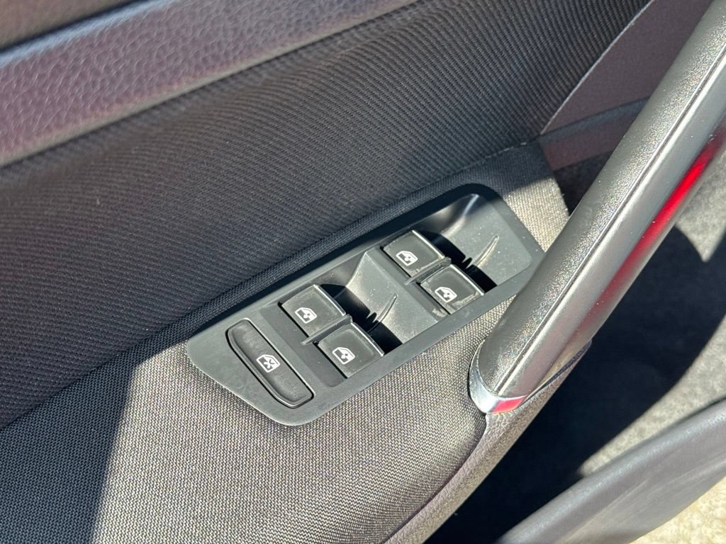 Used 2016 Volkswagen GTI S FWD image 39