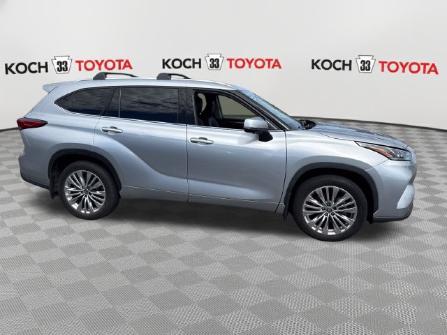 Used 2023 Toyota Highlander Platinum AWD/4WD image 9