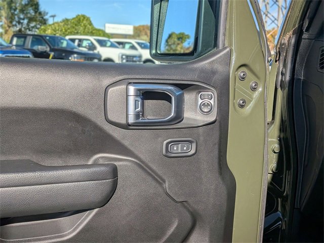 Used 2023 Jeep Gladiator Willys image 13