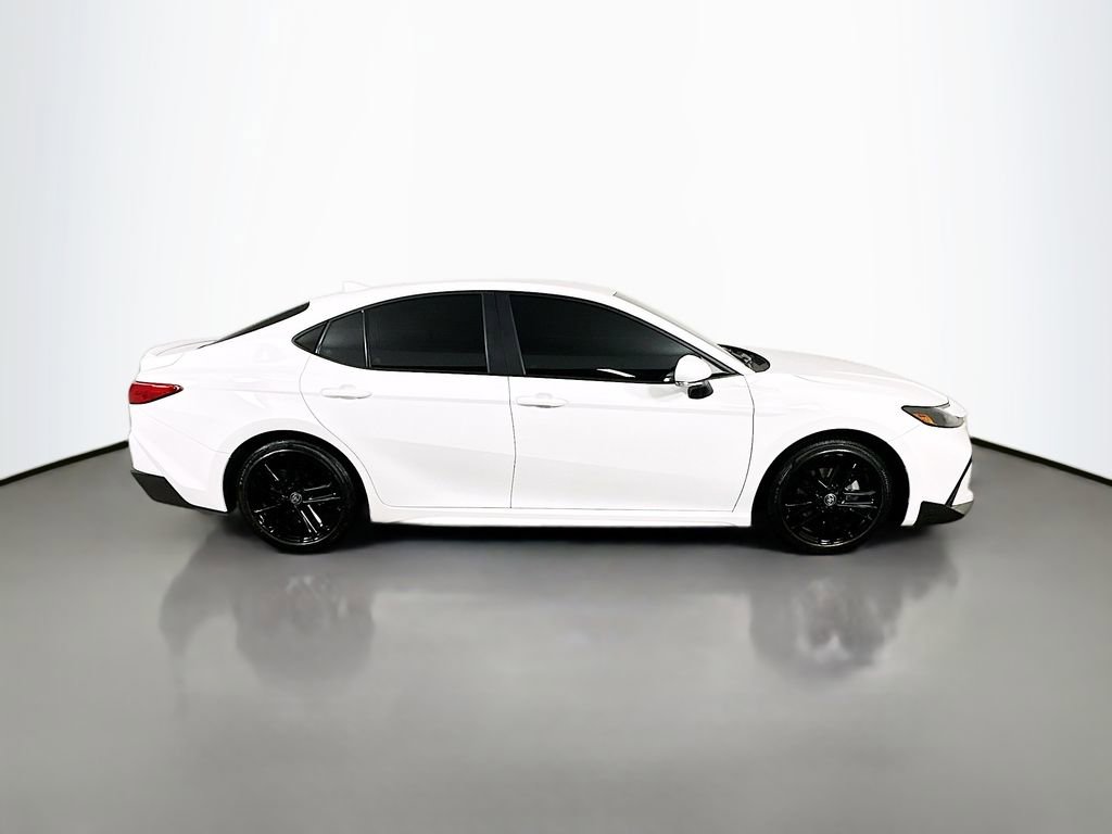 Used 2025 Toyota Camry SE w/ Convenience Package image 7