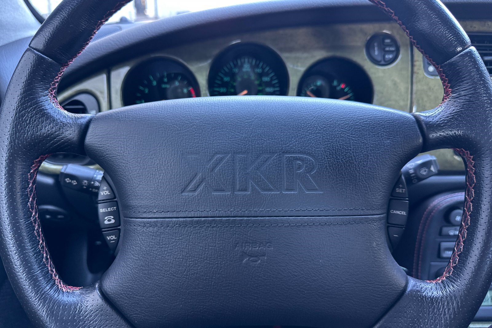 Used 2001 Jaguar XKR Convertible image 18