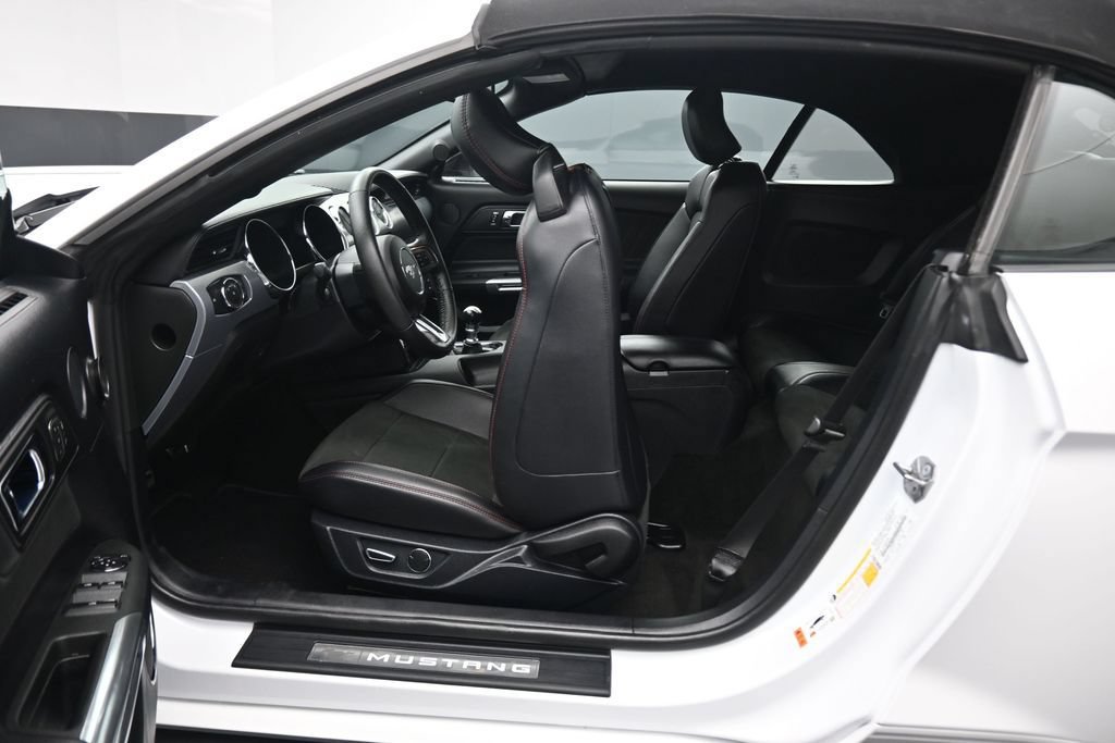 Used 2016 Ford Mustang GT Premium w/ Equipment Group 401A RWD image 30