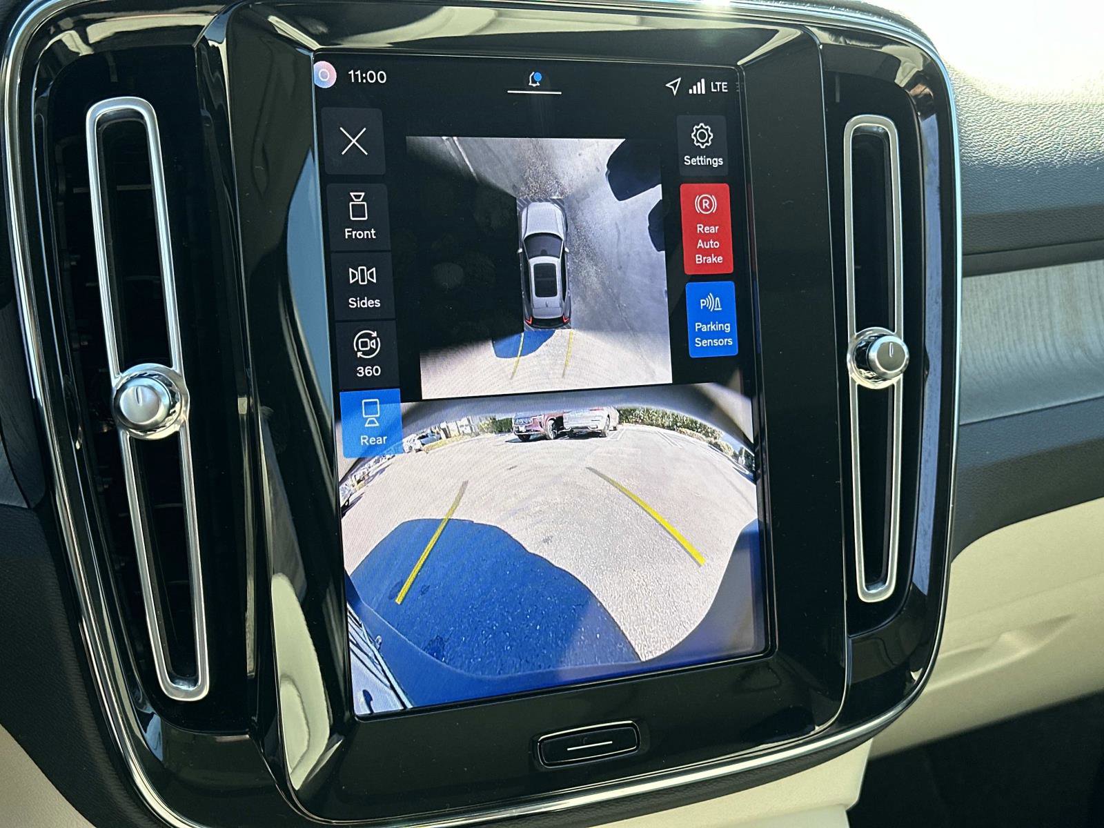 Certified 2026 Volvo XC40 B5 Plus w/ Protection Package Premier image 12