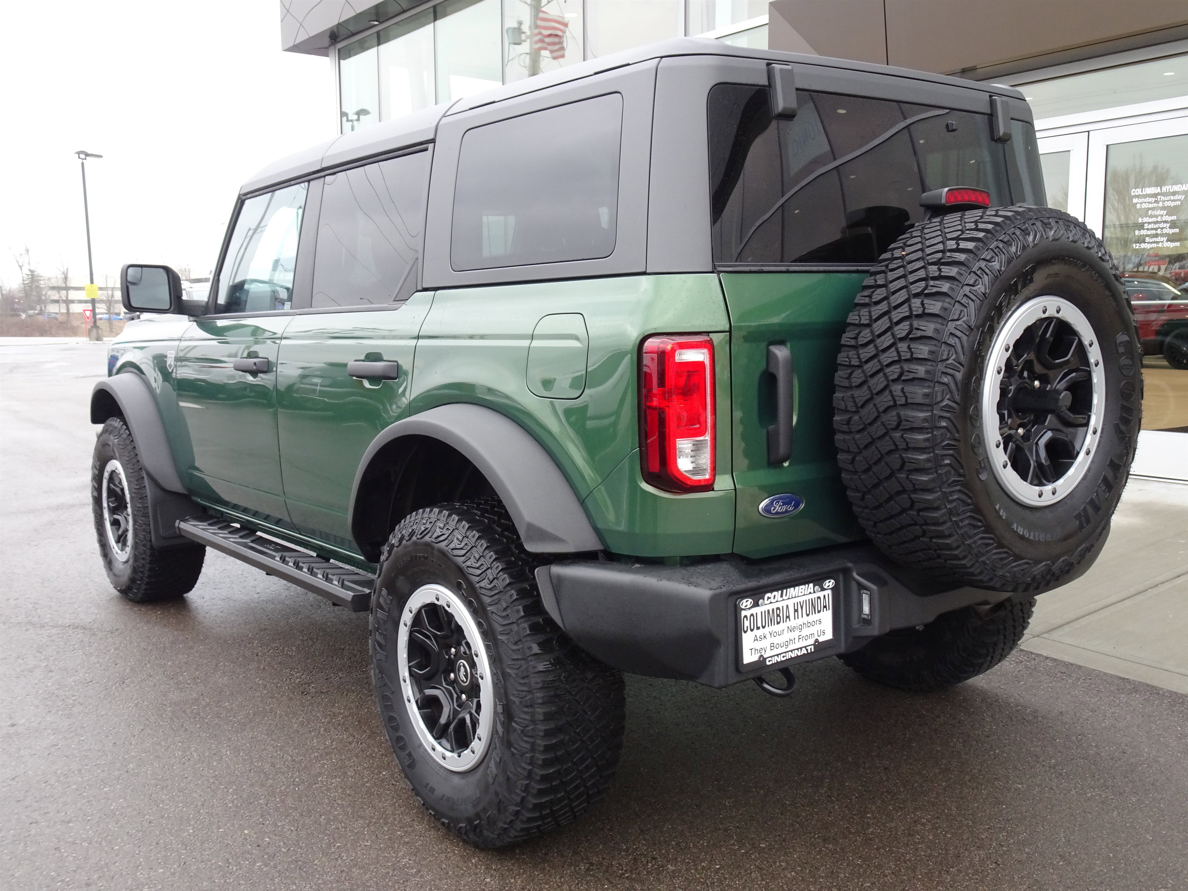 Used 2023 Ford Bronco Big Bend w/ Sasquatch Package image 3