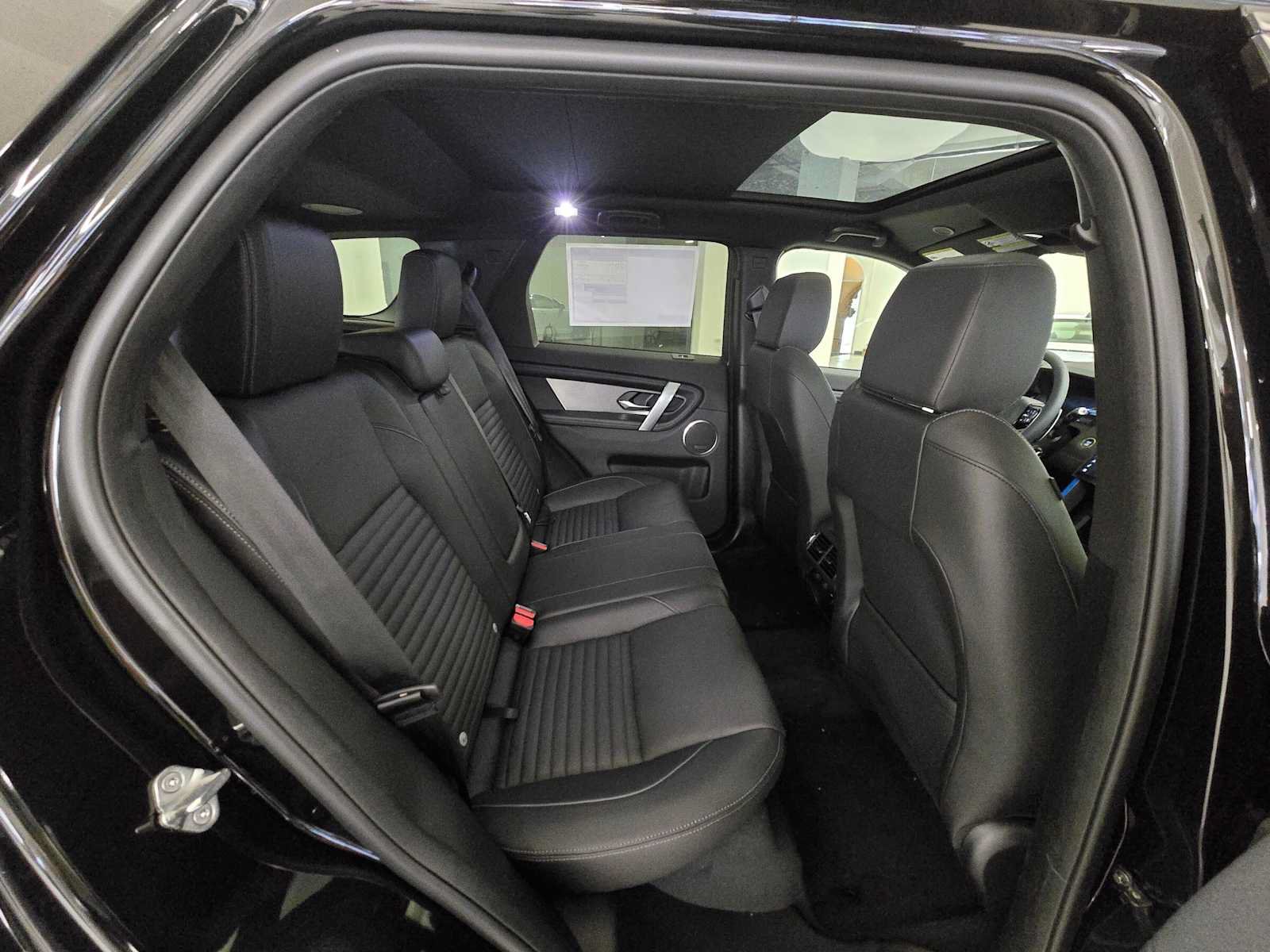 New 2026 Land Rover Discovery Sport Landmark AWD/4WD image 12