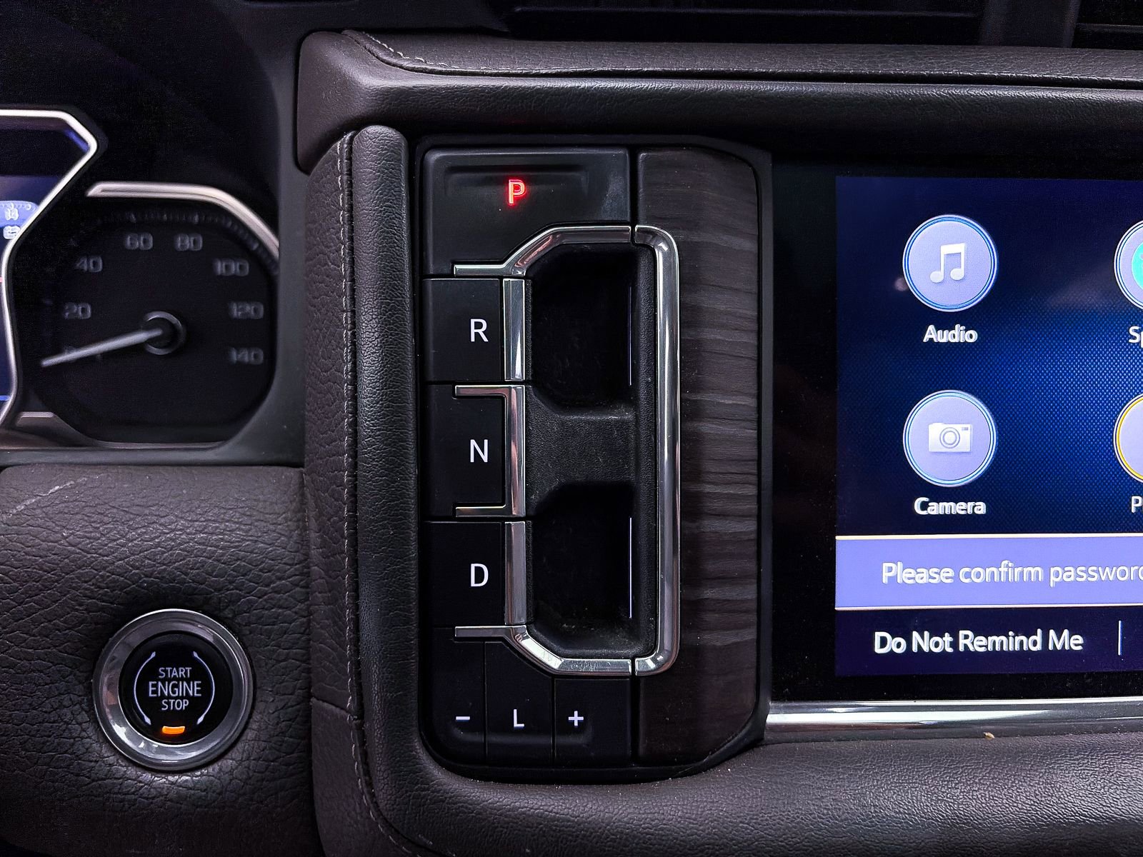 Used 2021 GMC Yukon XL Denali w/ Denali Premium Package image 22